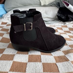Stylish Black Ankle Boots with side buckle size 7.5